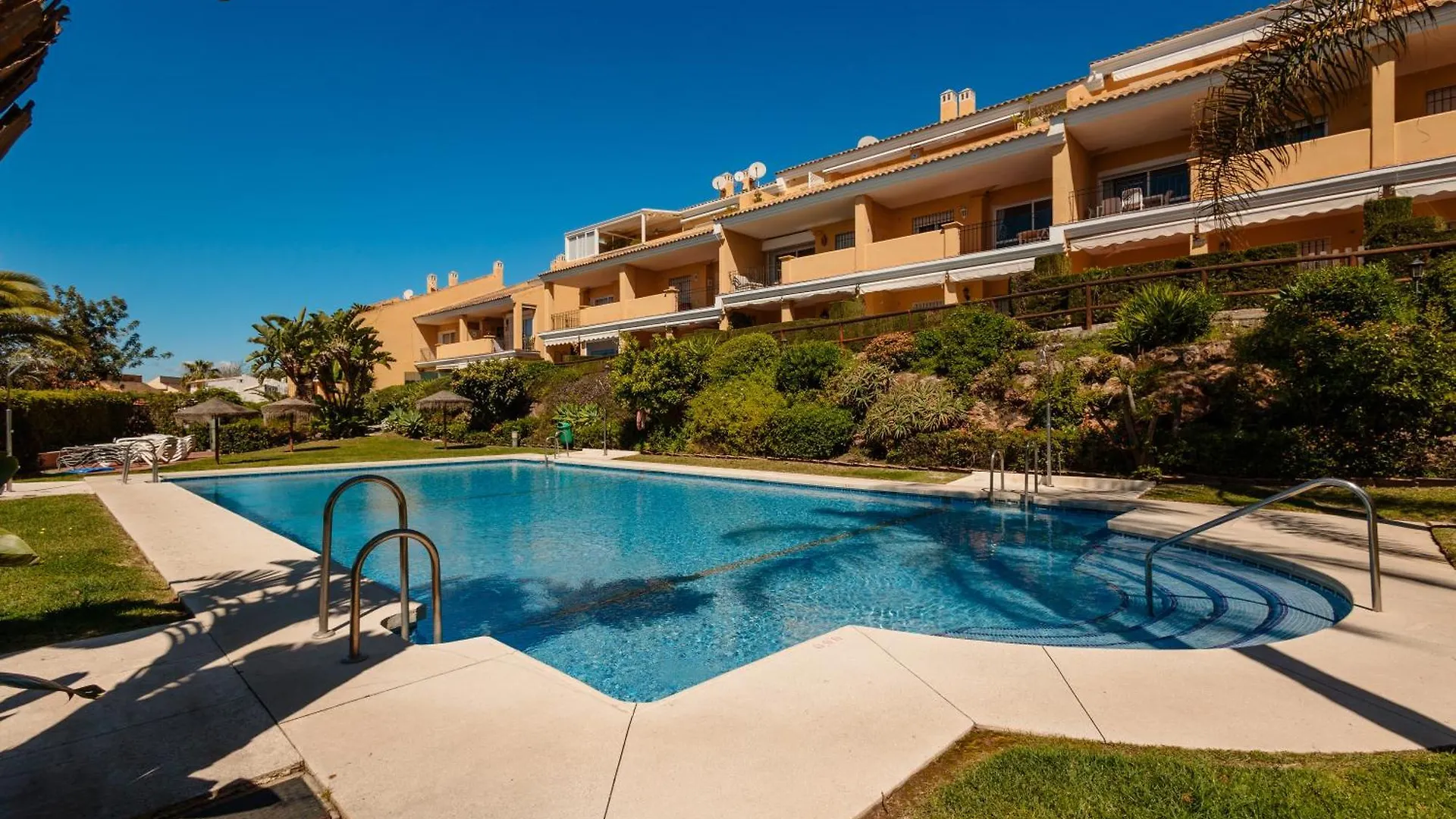 Beautiful Beachside Duplex Apartment With Amazing Sea Views Marbella 0*,